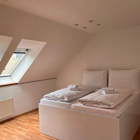 Garni Patriot بيت ضيافة 3*