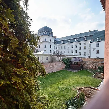 Garni Patriot ترنافا