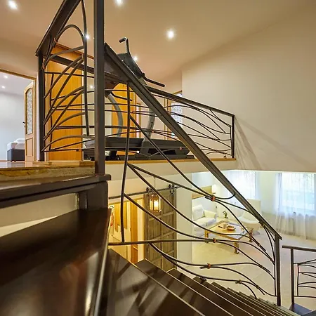 Hotel Garni Patriot Гостевой дом Трнава