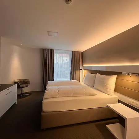 بيت ضيافة Garni Patriot ترنافا